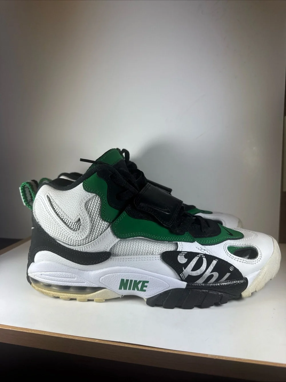 Nike Air Max Speed Turf Philadelphia Eagles Men’s Size 10.5 Sneakers